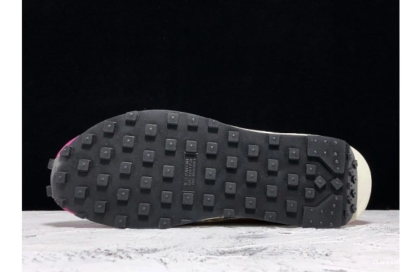 Green Waffle LD Pine  Nike Sacai BV0073-301 0120